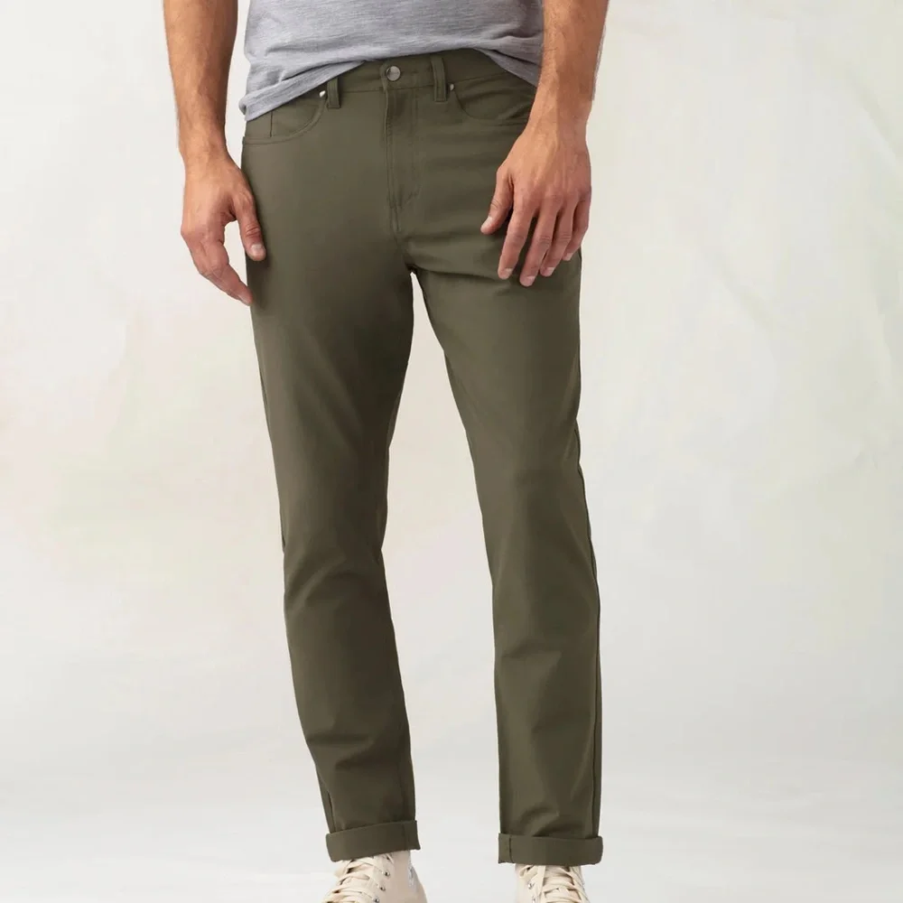 OLIVERS ARMY GREEN PANTS EFFORTLESS MINIMAL STYLISH GQ CASUAL CLASSIC